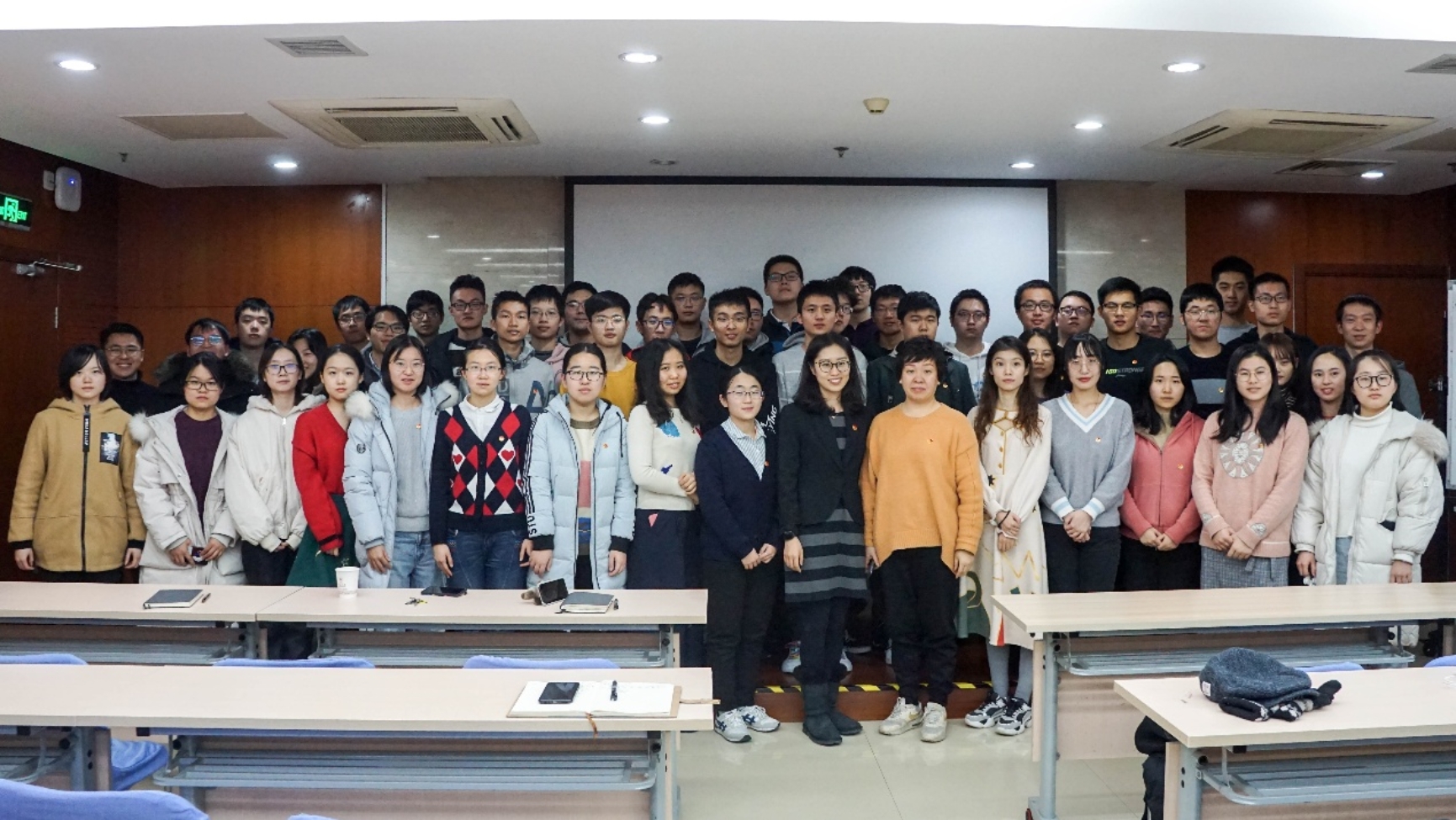 E:\李珣\【2】团委\【21】第十九次团代会\团代会\照片\合影.jpg